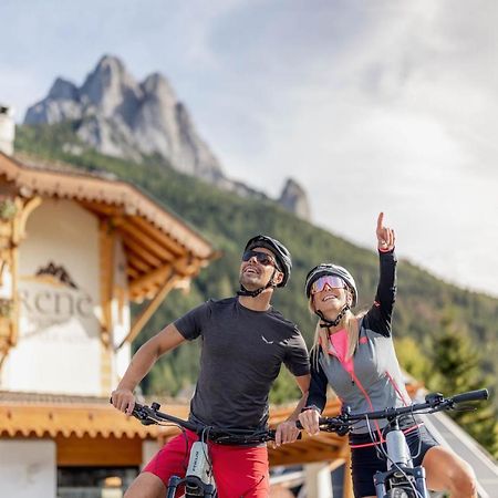 Rene Dolomites Boutique Hotel Pozza di Fassa Kültér fotó